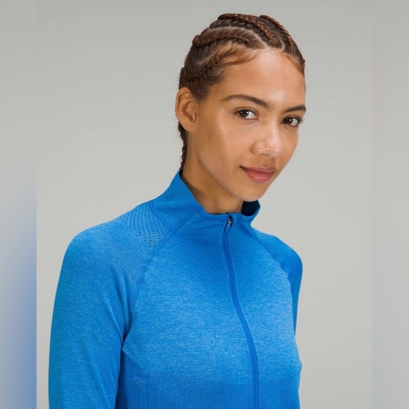 Lululemon Breathable Textured Knit Training Jacket in Poolside / Aero Blue - Picture 2 of 8